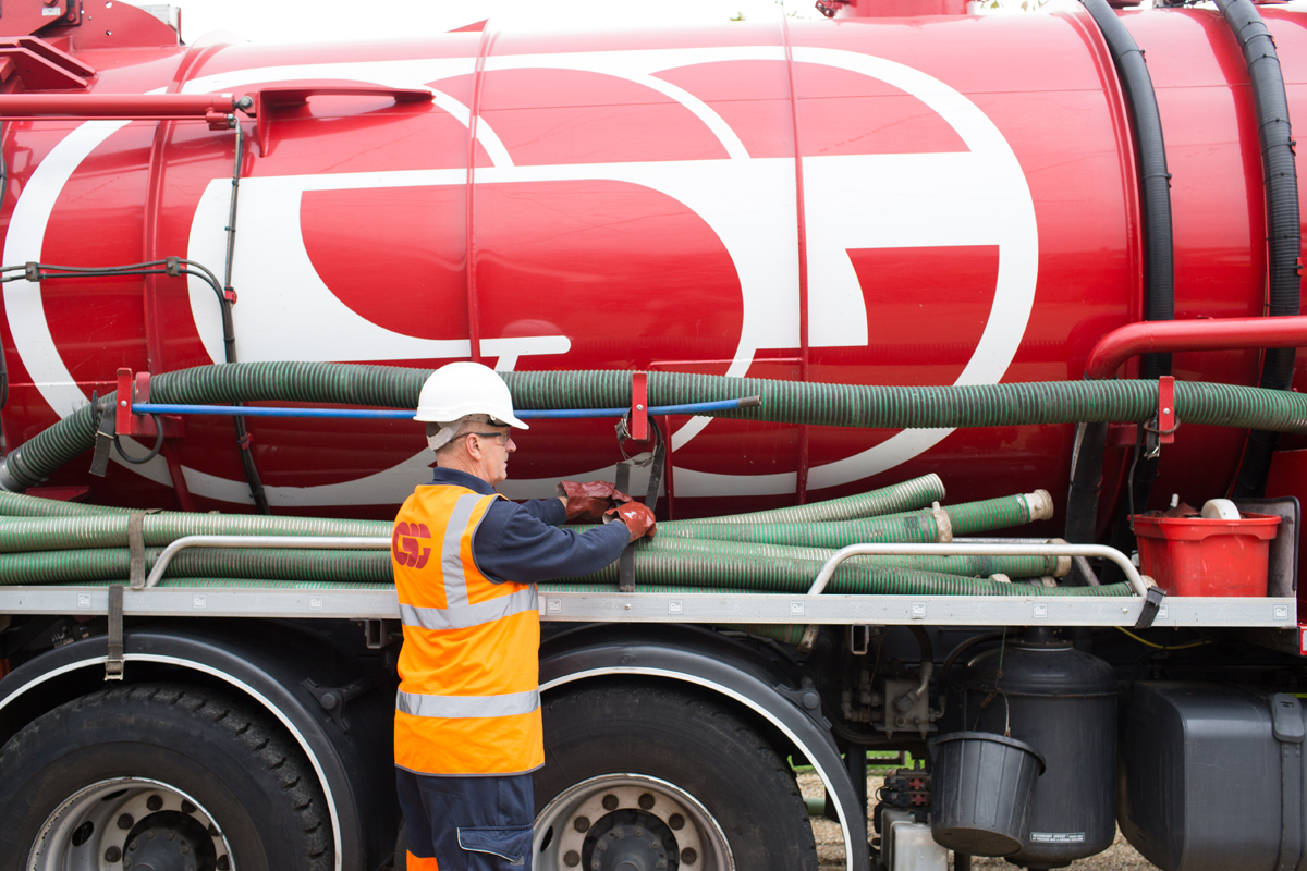 csg worker sewage collection